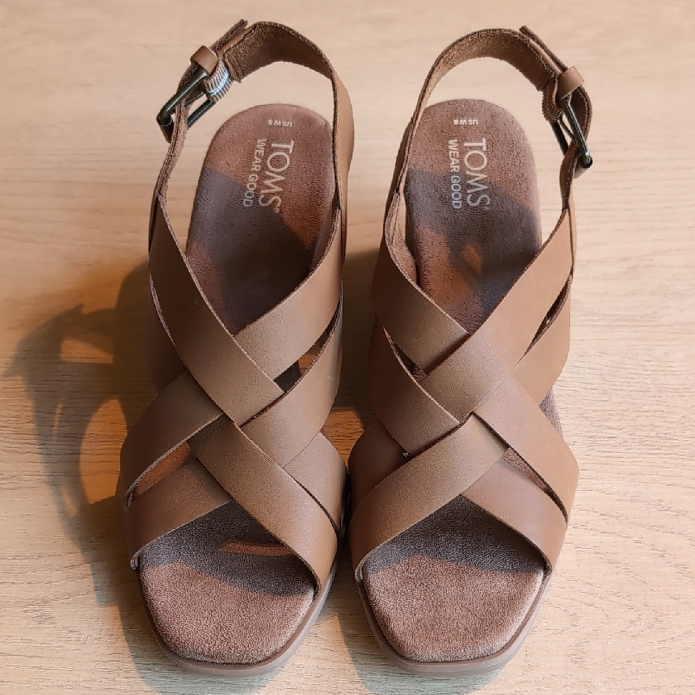 TOMS Women's Tan Strappy Sandals